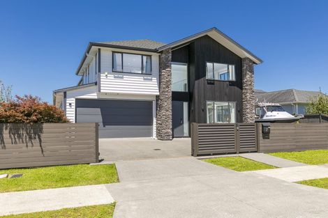 Photo of property in 7 Sir Lincoln Drive, Kumeu, 0810