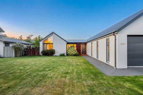 Photo of property in 6 Rockport Place, Parklands, Christchurch, 8083