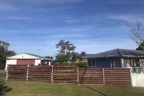 Photo of property in 1 Ngatoa Place, Glenfield, Auckland, 0629