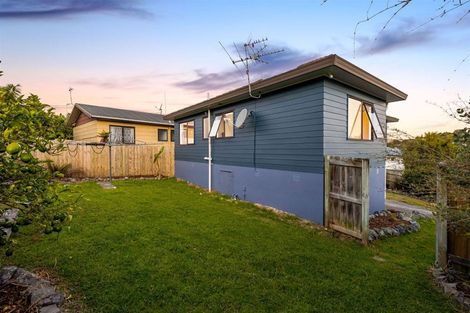 Photo of property in 38 Garton Drive, Massey, Auckland, 0614