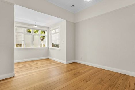 Photo of property in 35 Central Terrace, Kelburn, Wellington, 6012