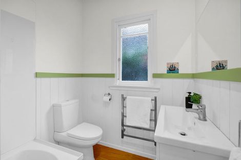 Photo of property in 50 Brooklands Road, Brooklands, New Plymouth, 4310
