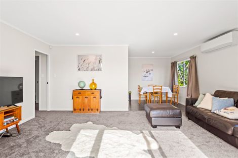 Photo of property in 34 Sungrove Rise, Sunnyvale, Auckland, 0612