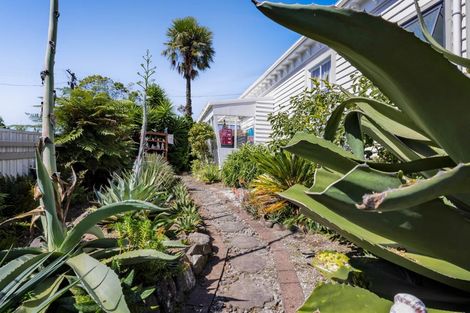 Photo of property in 57 Stanners Street, Eltham, 4322