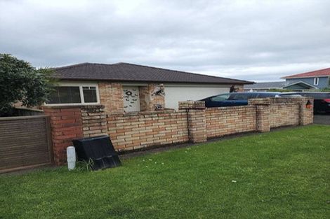 Photo of property in 165 Centreway Road, Orewa, 0931