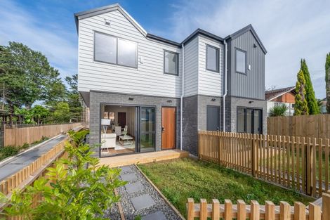 Photo of property in 140a Edgewater Drive, Pakuranga, Auckland, 2010