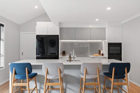 Photo of property in 12 Porokaiwhiri Street, Crofton Downs, Wellington, 6035