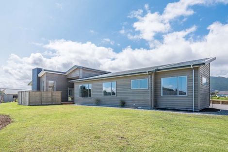 Photo of property in 1 Lamont Place, Waikanae, 5036