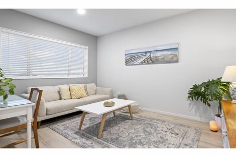 Photo of property in 22 Boocock Crescent, Orewa, 0931