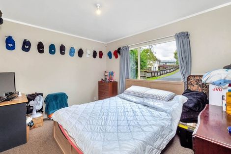 Photo of property in 15 Universal Drive, Henderson, Auckland, 0610