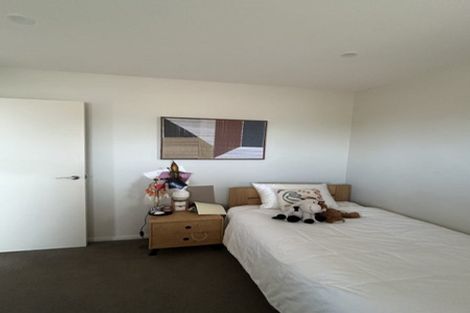 Photo of property in 39 Meadowcroft Grove, Johnsonville, Wellington, 6037