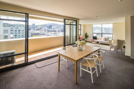 Photo of property in 17 Kent Terrace - Kent Apartments, 7e/16 Kent Terrace, Mount Victoria, Wellington, 6011