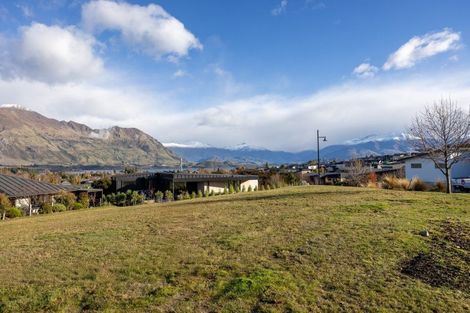 Photo of property in 5 Karearea Rise, Wanaka, 9305