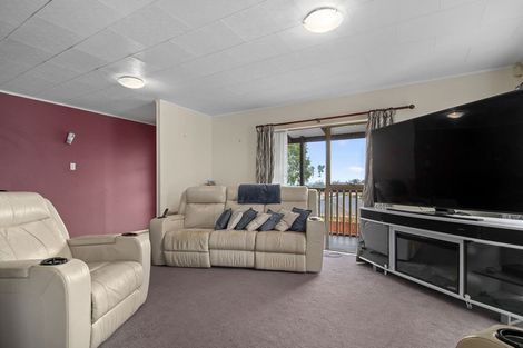 Photo of property in 71 Reynella Drive, Massey, Auckland, 0614