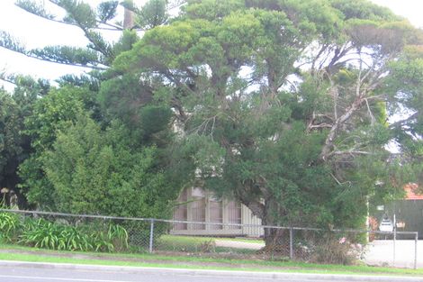 Photo of property in 37 Forest Hill Road, Henderson, Auckland, 0612