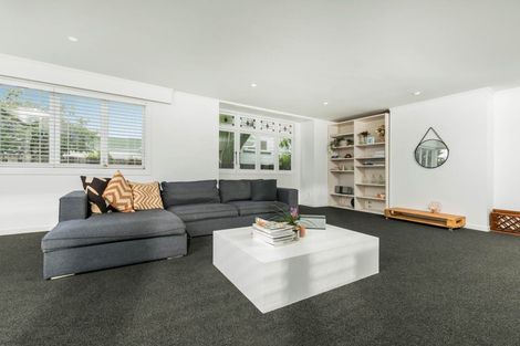 Photo of property in 24 Sulphur Beach Road, Northcote Point, Auckland, 0627