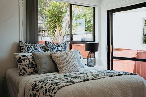 Photo of property in 6b Beldon Place, Pakuranga Heights, Auckland, 2010