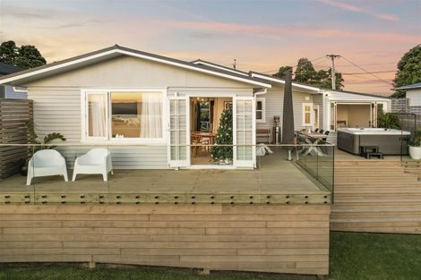 Photo of property in 1/126 Rangatira Road, Beach Haven, Auckland, 0626