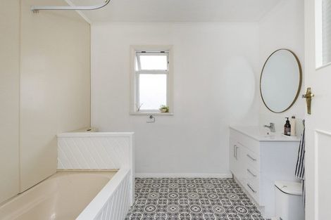 Photo of property in 481 Ruahine Street, Terrace End, Palmerston North, 4410