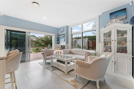 Photo of property in 17 Te Hoe Grove, Pinehill, Auckland, 0632