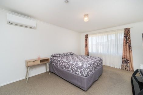 Photo of property in 15 Orlando Way, Kelvin Grove, Palmerston North, 4414