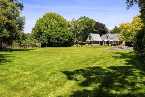 Photo of property in 48 Kairau Road West, Sentry Hill, New Plymouth, 4373