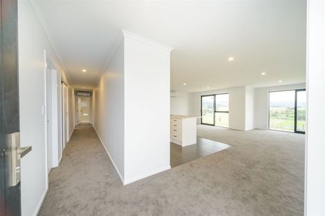 Photo of property in 154b Pacific Drive, Fitzherbert, Palmerston North, 4410