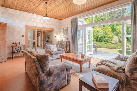 Photo of property in 169 Wadestown Road, Wadestown, Wellington, 6012