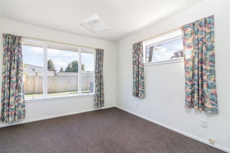 Photo of property in 316 Memorial Avenue, Burnside, Christchurch, 8053