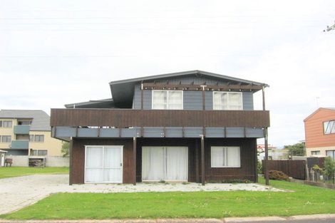 Photo of property in 4 Surf Street, Whitianga, 3510