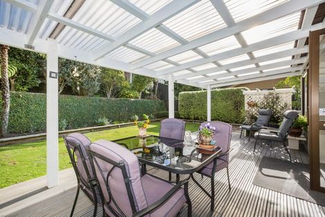 Photo of property in 16 Albatross Close, Whitby, Porirua, 5024