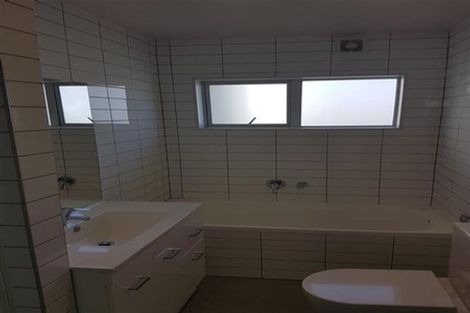 Photo of property in 4a Binsted Road, New Lynn, Auckland, 0600