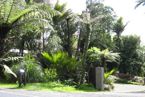 Photo of property in 501 Scenic Drive, Waiatarua, Auckland, 0612