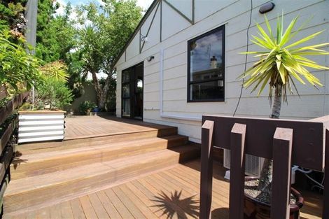 Photo of property in 2/41 Rangatira Road, Beach Haven, Auckland, 0626