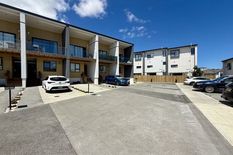 Photo of property in 5 Arura Place, Massey, Auckland, 0614