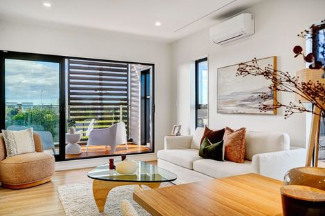 Photo of property in 16 Woodford Avenue, Brookfield, Tauranga, 3110
