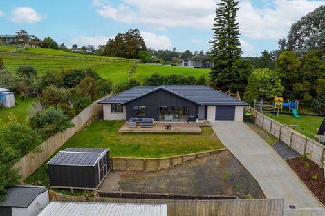 Photo of property in 36a Hand Road, Helensville, 0800