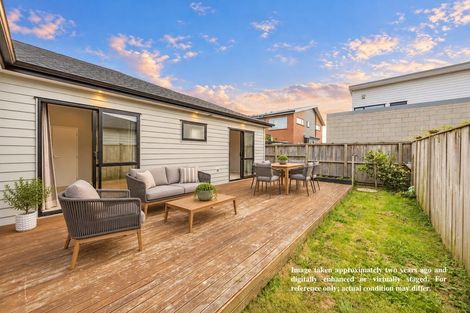 Photo of property in 15 Ropere Street, Kumeu, 0810