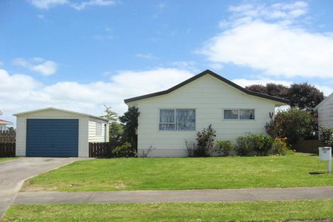 Photo of property in 10 De Bloge Place, Clendon Park, Auckland, 2103