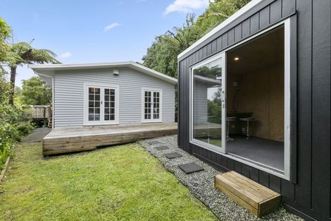 Photo of property in 156 Miromiro Road, Normandale, Lower Hutt, 5010