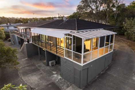 Photo of property in 1/420 Beach Road, Mairangi Bay, Auckland, 0630