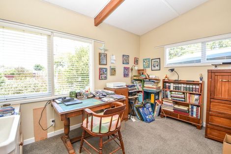 Photo of property in 22 Victoria Street, Carterton, 5713