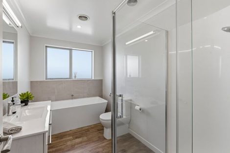 Photo of property in 11 Taranui Way, Paraparaumu Beach, Paraparaumu, 5032