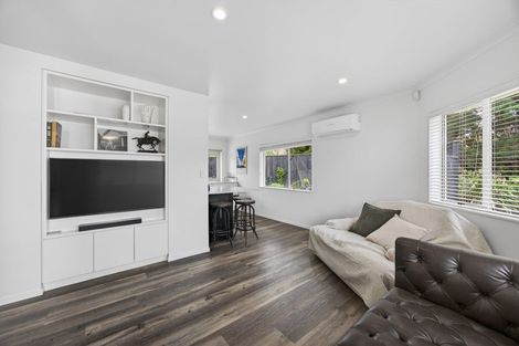 Photo of property in 6d Clearwater Cove, West Harbour, Auckland, 0618