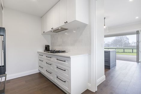 Photo of property in 4 Sunline Drive, Leamington, Cambridge, 3432