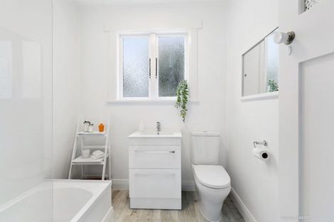 Photo of property in 29 Agra Crescent, Khandallah, Wellington, 6035