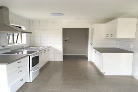 Photo of property in 553 Swanson Road, Ranui, Auckland, 0612