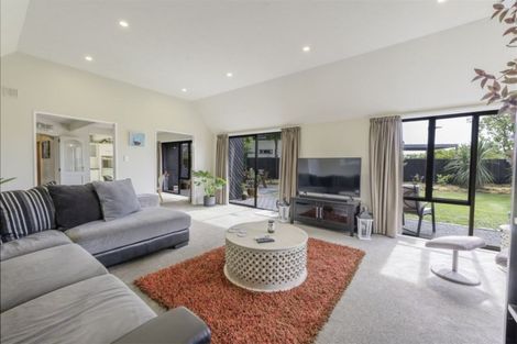 Photo of property in 105 Gardiners Road, Harewood, Christchurch, 8051