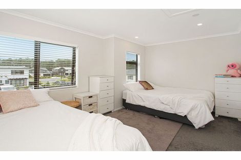 Photo of property in 8b Lumbarda Drive, Kumeu, 0810