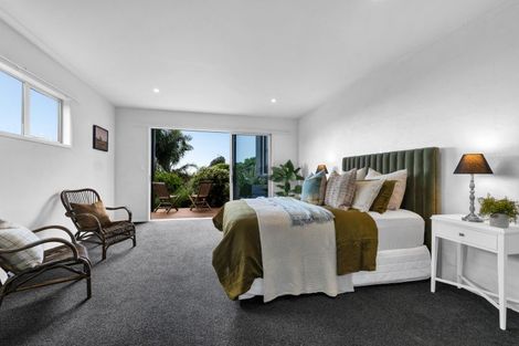 Photo of property in 14 Shearer Drive, Oakura, 4314